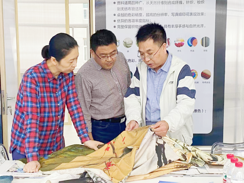 新鄉(xiāng)市副市長陳穎穎蒞臨飛鷺參觀指導